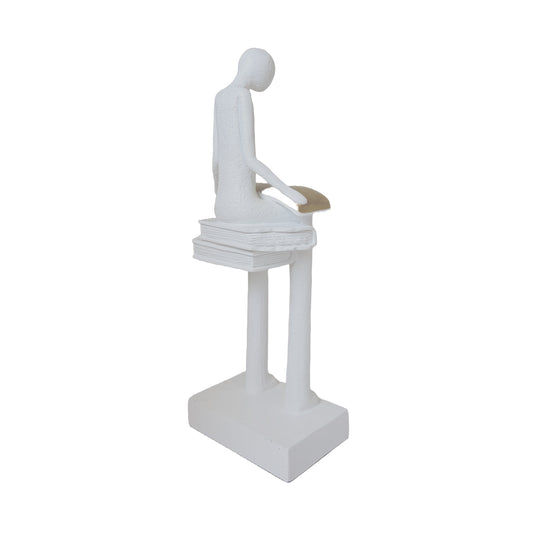 Quiet Reader Sculpture – Modern Shelf Decor